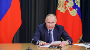 Путин поблагодарил ОНФ за работу с поступающими на прямую линию обращениями россиян