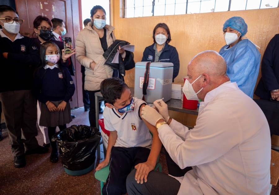 <p>Вакцинация детей в Эквадоре. Фото © ТАСС / ЕРА</p>