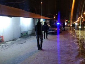 В Екатеринбурге неизвестный в капюшоне застрелил посетителя кафе