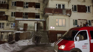 Три человека погибли при пожаре в многоквартирном доме в якутском посёлке