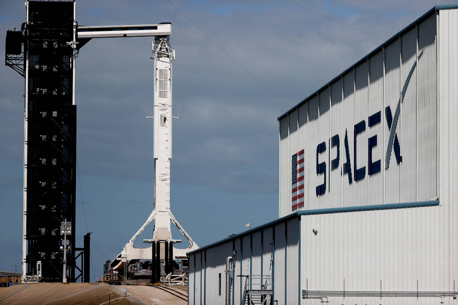 <p> SpaceX Falcon 9. Фото © Getty Images / Joe Raedle</p>