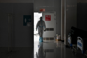 В России с коронавирусом госпитализированы ещё 18 032 пациента