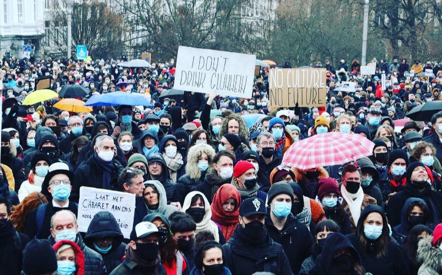 Протесты в Брюсселе. Фото © Twitter / Nicoletta Voltarelli