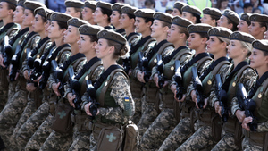 К Зеленскому обратились с просьбой отменить приказ о воинском учёте женщин