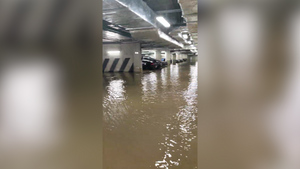 В ЖК "Саларьево парк" в Новой Москве затопило подземный паркинг с машинами