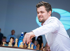 Шахматист Карлсен проиграл 17-летнему узбекскому гроссмейстеру на ЧМ по рапиду