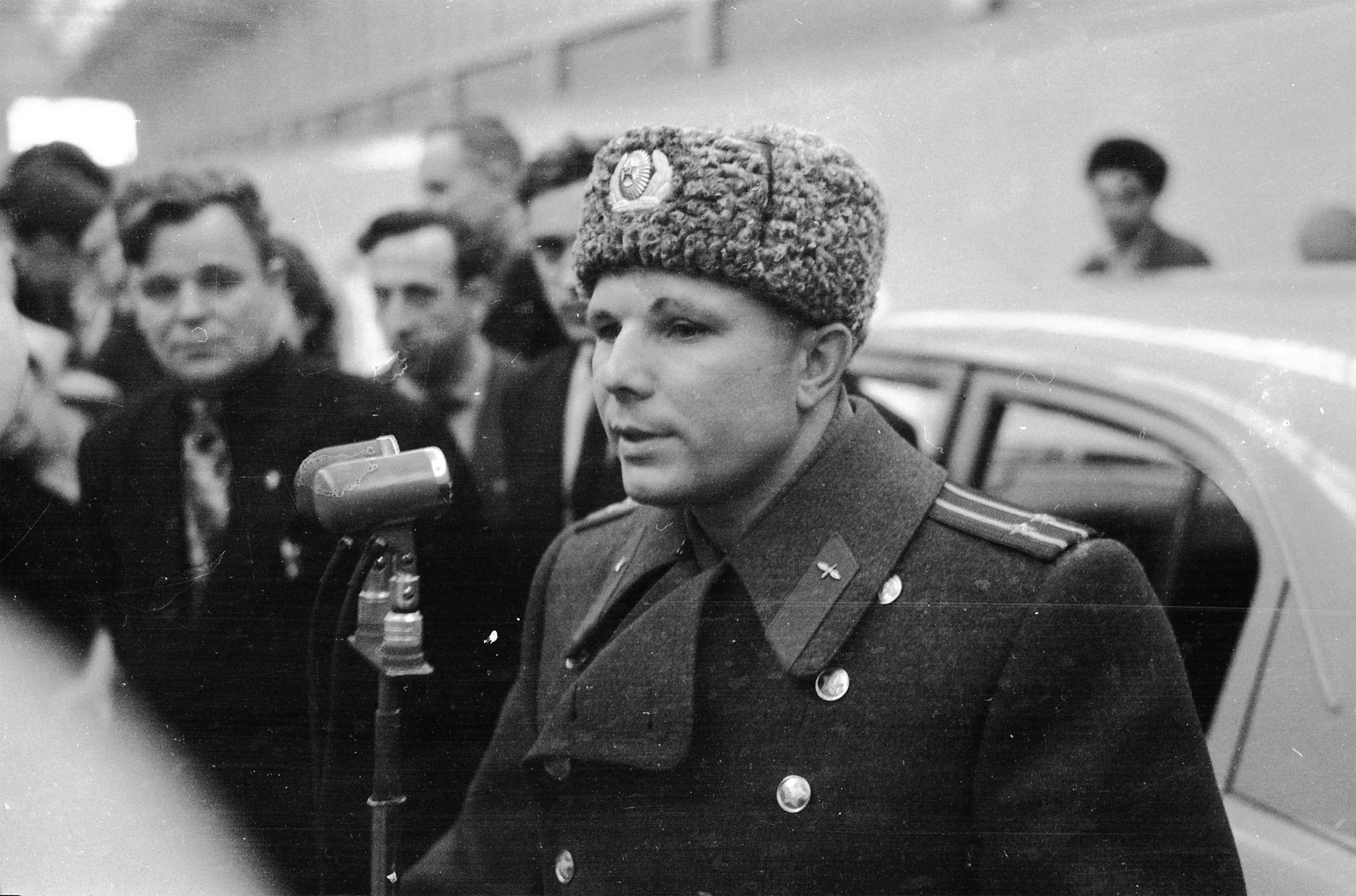Космонавт Юрий Гагарин на Горьковском автозаводе 09.02.1953 г. Фото © ГАЗ