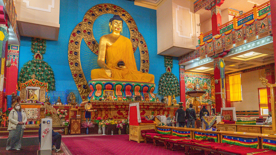 Золотая обитель Будды Шакьямуни. Фото © Shutterstock