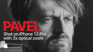 Apple сняла "безумную" рекламу iPhone на русском языке