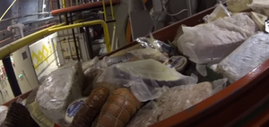 Видео, которое сложно смотреть без слёз: Россельхознадзор показал уничтожение 300 кг санкционных колбас и сыров