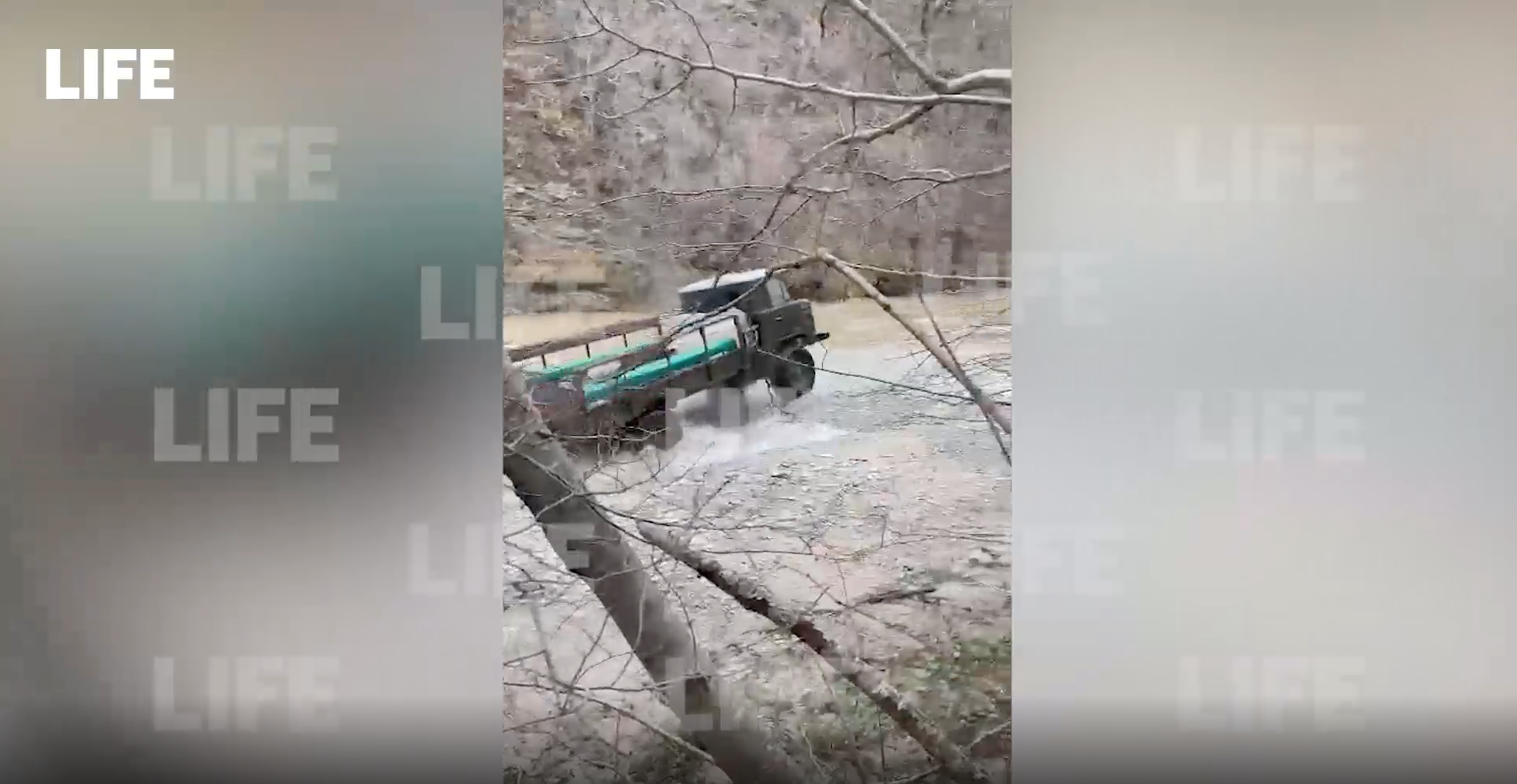 Под Геленджиком водитель ГАЗ-66 погиб, переправляя авто охотников через реку