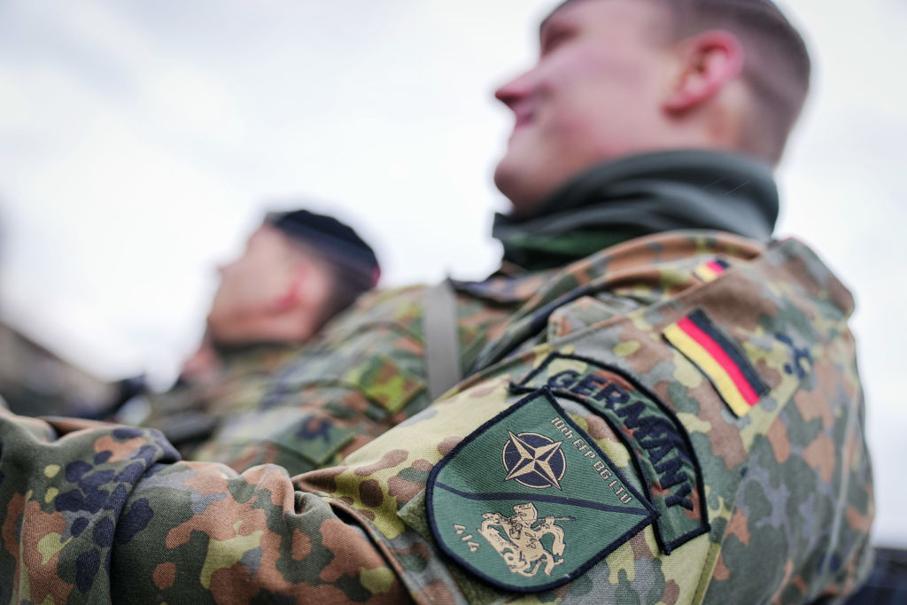 Читатели Die Zeit напомнили ФРГ об уроках Второй мировой из-за военной помощи Литве