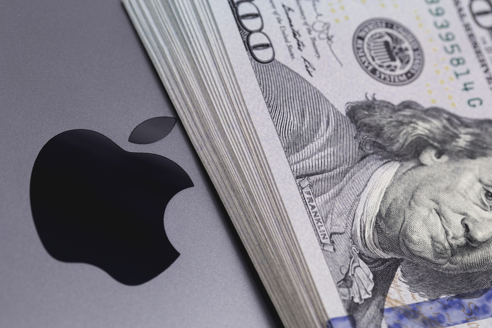Bloomberg: Apple выдала сотрудникам бонусы до $180 тысяч для предотвращения утечки кадров