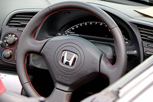 Honda отзывает почти 800 тысяч автомобилей из-за проблем с самооткрывающимися капотами