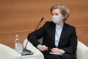 Попова заявила, что штамм "омикрон" в три – пять раз заразнее других