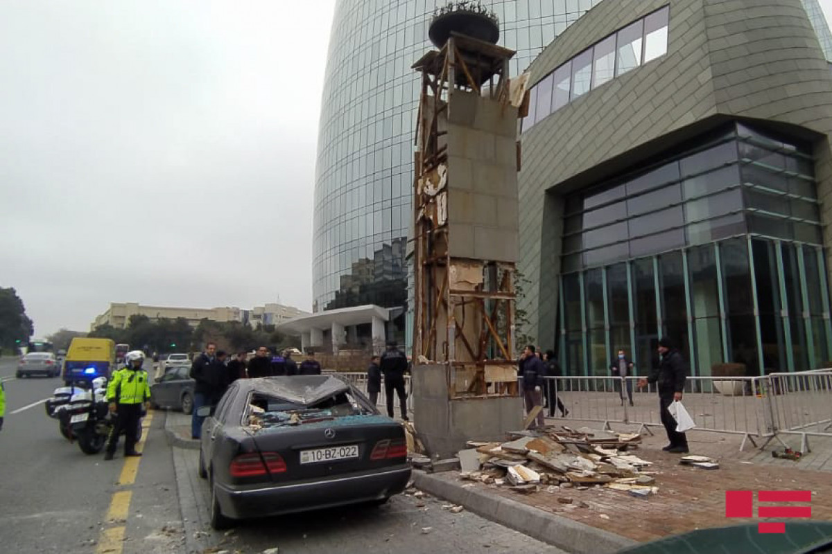 Взрыв в центре Баку возле Flame Towers © APA