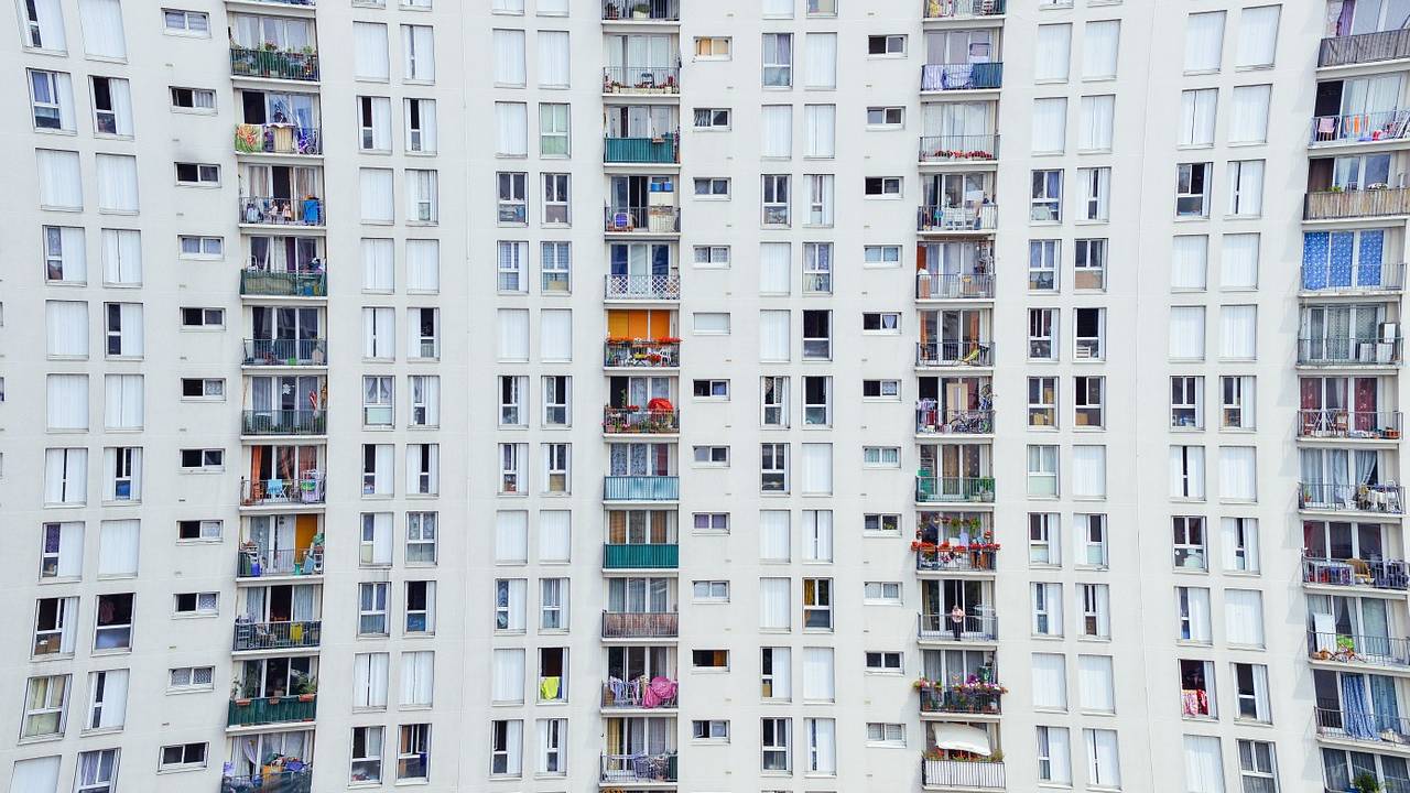 В России с 1 марта могут ввести штрафы за самовольное остекление балконов