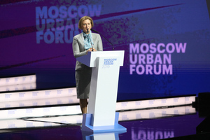 Попова: Туристы могут завезти в Россию омикрон из 50 стран
