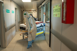 В России за сутки госпитализировали 17 201 пациента с ковидом