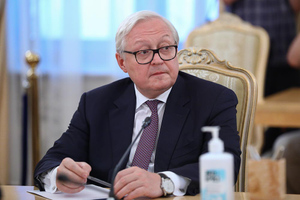 Замглавы МИД Рябков не осведомлён об идее Байдена провести новую встречу по Украине