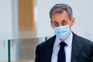 Экс-президента Франции Николя Саркози приговорили к году тюрьмы