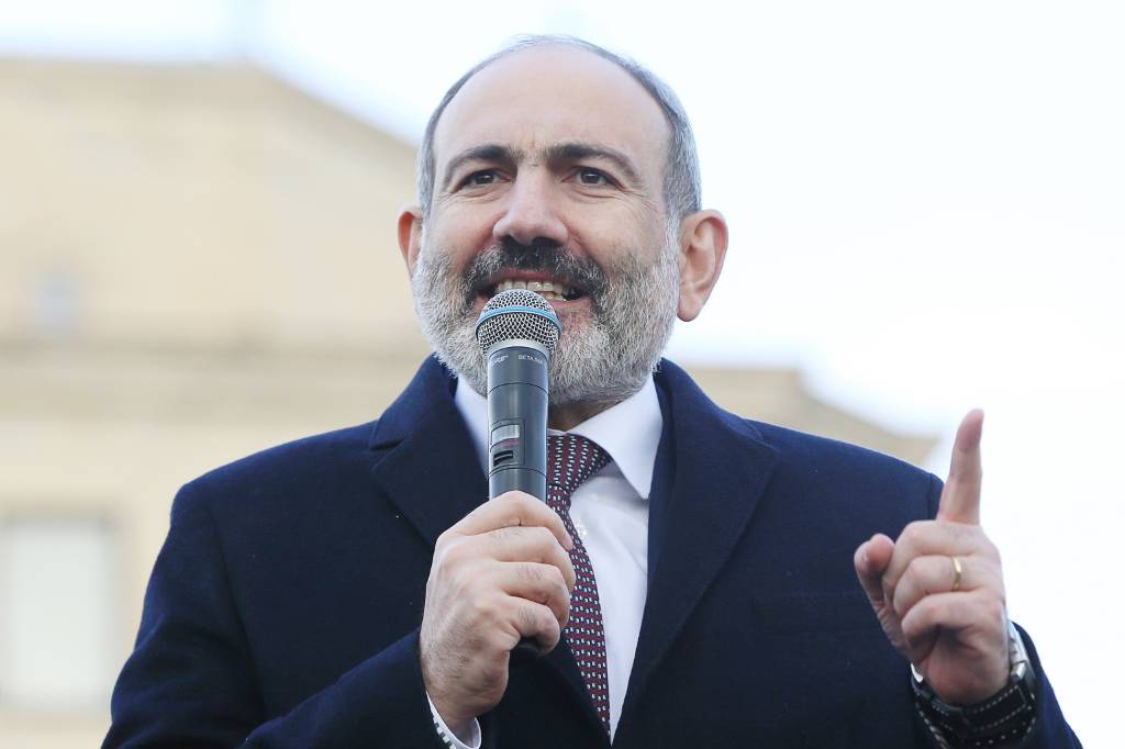 Пашинян направил повторное предложение об отставке главы Генштаба Армении