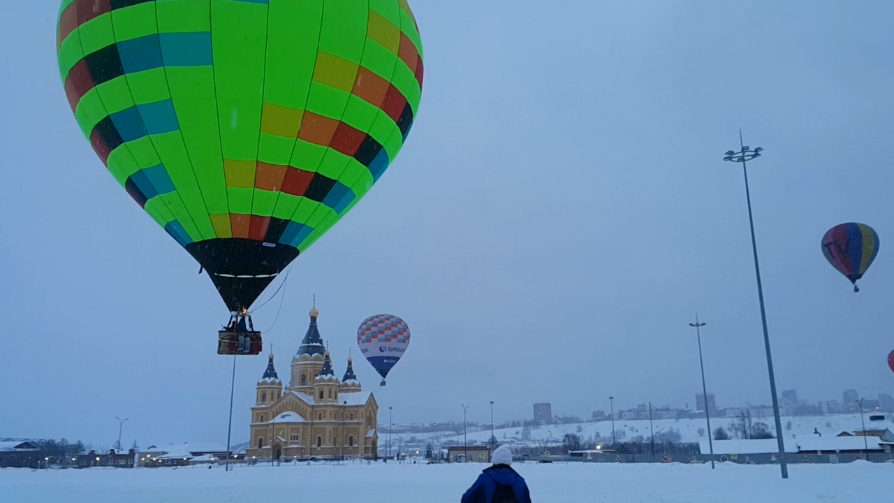 Гонка на воздушных шарах. Гонка воздушных шаров. Воздушные шары гоночные. Гонка на воздушных шарах Нижний Новгород 2023. Гонки на воздушных шарах при озёрке.