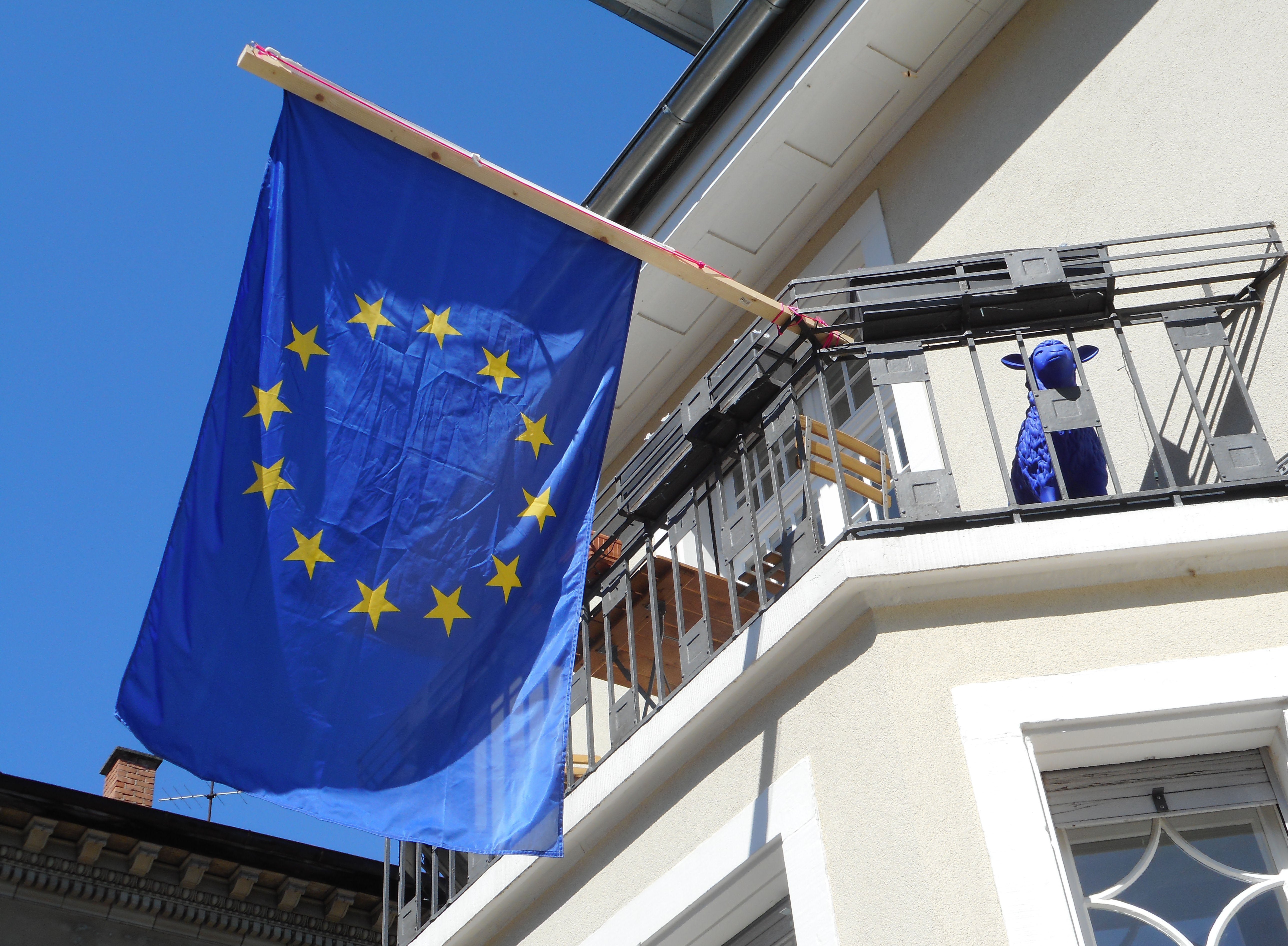 Bloomberg: Несколько стран ЕС хотят смягчить правила въезда для иностранцев
