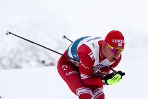 Норвежцы повержены: Большунов выиграл масс-старт на этапе Кубка мира по лыжным гонкам