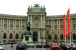 В Вене для туристов откроют "балкон Гитлера", чтобы рассказывать о демократии