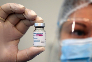 Франция и Италия приостановили использование вакцины AstraZeneca