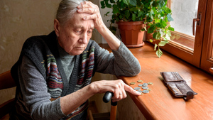 Негосударственные выплаты: как мошенники обманывают пенсионеров и воруют их сбережения через Интернет