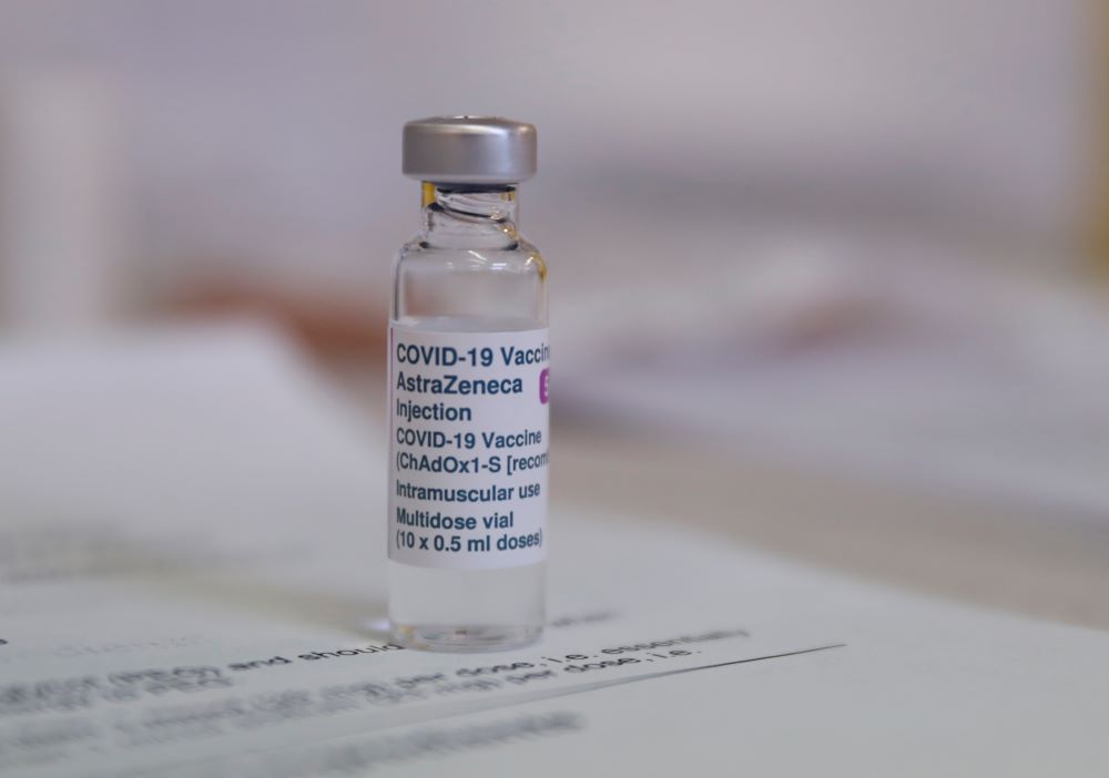 Пять европейских стран возобновляют вакцинацию препаратом AstraZeneca