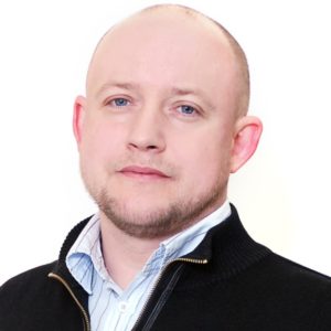 <p>Помимо проверки полномочий стороны сделки нужно проверить и сам автомобиль на обременения или иные ограничения через реестр залогов, ЕФРСБ (реестр банкротств), сервисы ФССП и суды общей юрисдикции. Мы рекомендуем включить в договор купли-продажи условие, что автомобиль свободен от любого обременения, в том числе залога. Среди документов на автомобиль должен быть оригинал паспорта транспортного средства. Если вам предоставляют дубликат, оригинал может находиться в банке или у другого собственника</p>