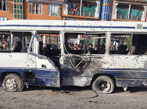 В Кабуле взорвался автобус с госслужащими, есть погибшие