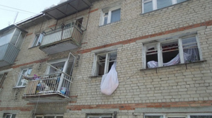Мощный взрыв самогонного аппарата разнёс квартиру в Екатеринбурге, пострадал один человек