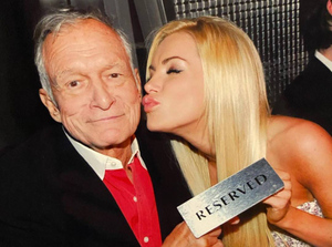 Вдова основателя Playboy, которая выглядела его внучкой, повзрослела и стала ещё сексуальнее: 10 фото