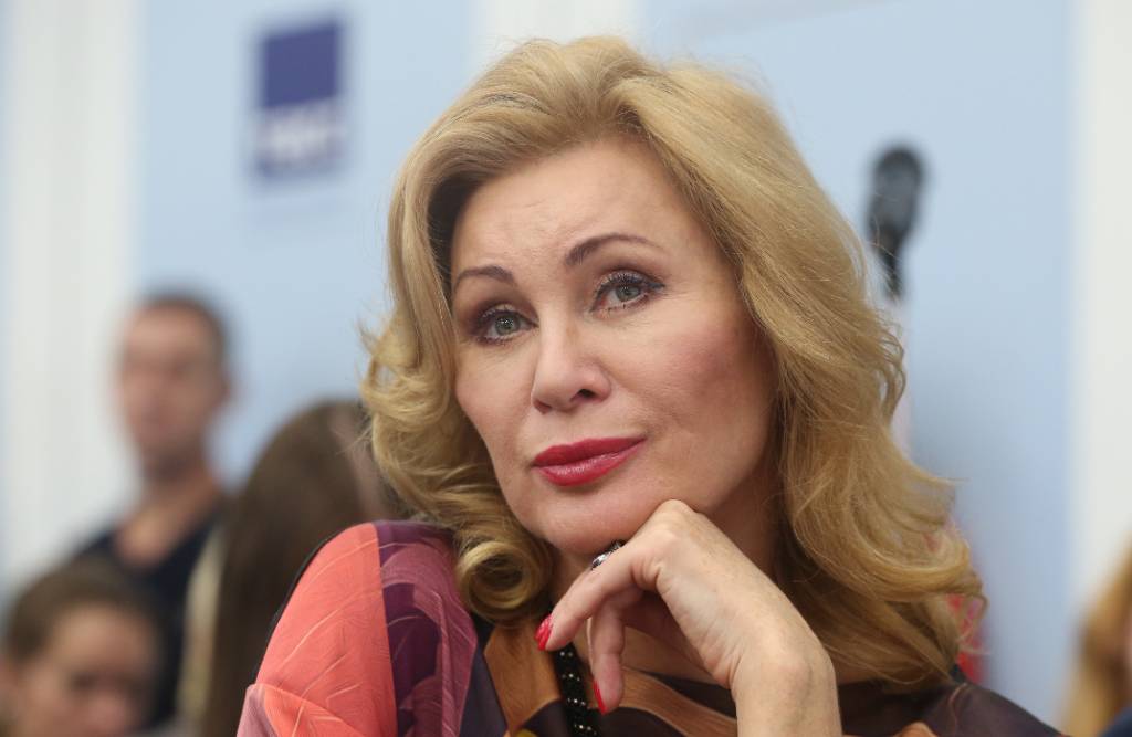 "Волосы покрасил — на гречку не хватило": Певица Вика Цыганова пожаловалась на маленькую пенсию