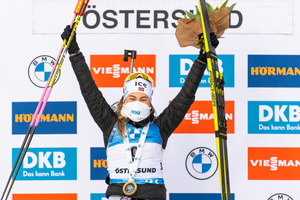 Норвежка Тандревольд выиграла заключительные масс-старты финала Кубка мира по биатлону
