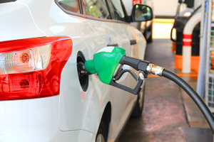 Правительство планирует с 1 января 2022 года скорректировать демпфер на топливо