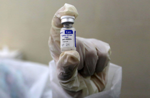 Le Monde: Евросоюз раскололся из-за российской вакцины "Спутник V"