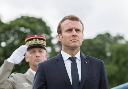 Макрон объявил о расширении жёсткого карантина на все регионы Франции