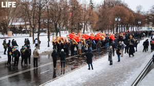 В Москве прошло праздничное шествие "Дорогая, ты права!"