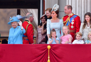 Политолог назвал возможную угрозу для британской монархии после интервью принца Гарри и Меган Маркл