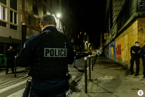 В Париже более 110 человек получили штрафы за вечеринку в ресторане во время карантина