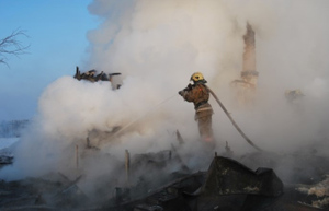 Двое взрослых и трёхлетний ребёнок погибли во время пожара в Забайкалье