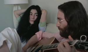Опубликовано неизданное видео Джона Леннона и Йоко Оно из отеля на Багамах