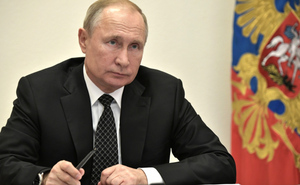 Путин сам расскажет о второй прививке от коронавируса, пообещали в Кремле