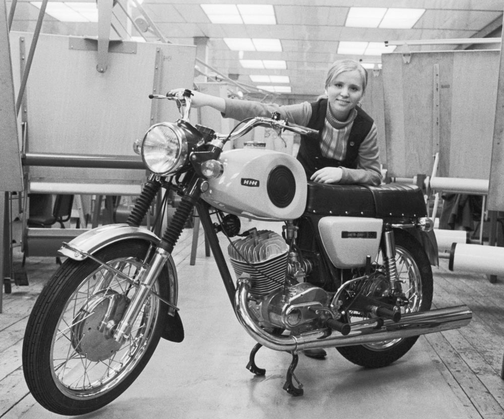 Мотоцикл "Иж Планета Спорт" на Ижевском заводе стали выпускать в 1973 году. Фото © ТАСС / Загуляев Евгений