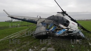 В Краснодарском крае вертолёт Ми-2 разбился во время сельхозработ — видео